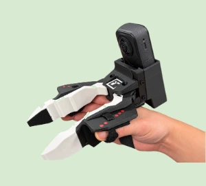Handheld chopstick gripper with the camera module